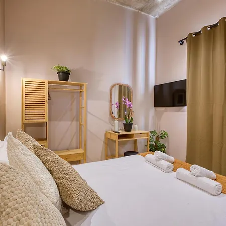 Apartament Charming Restored Townhouse With Rooftop Terrace & Bbq -