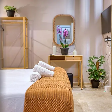 Apartament Charming Restored Townhouse With Rooftop Terrace & Bbq -