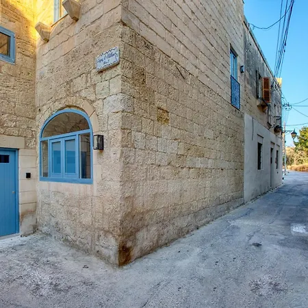 Charming Restored Townhouse With Rooftop Terrace & Bbq - *